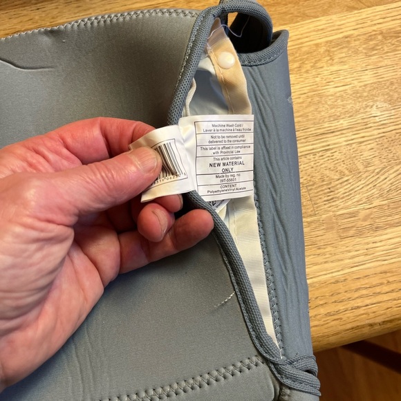 Elephant insulated lunch bag. Snap in lining. matching ice pack - Picture 4 of 16